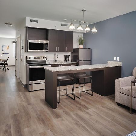 Stayapt Suites Charlotte North Huntersville Exterior photo