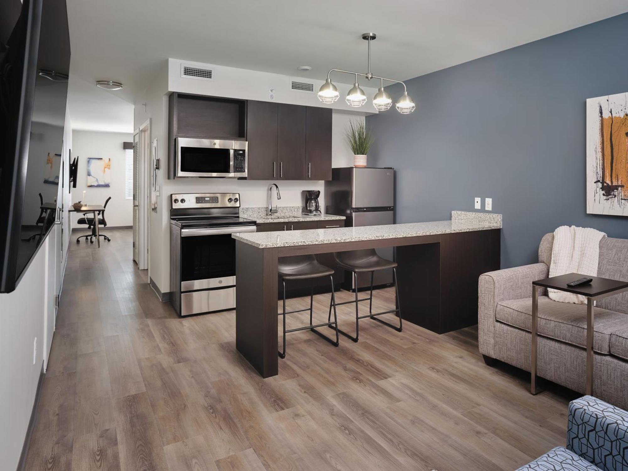 Stayapt Suites Charlotte North Huntersville Exterior photo